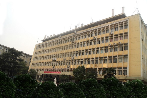 湖北省汽车工业试验技工学校.jpg