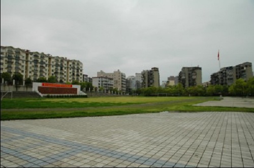 武汉建设学院操场.jpg
