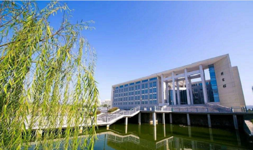 黄冈卫生学校.png