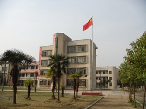 宜昌市葛洲坝旅游学校.jpg