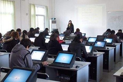 武汉应用科技学校计算机应用专业.jpg
