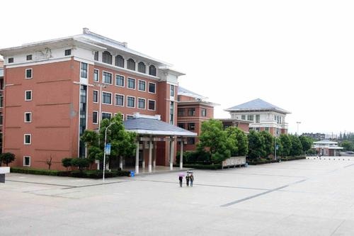 湖北省电子工业技工学校.jpg