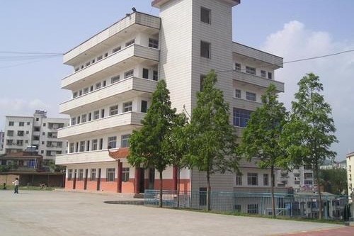 十堰市医药卫生学校.jpg