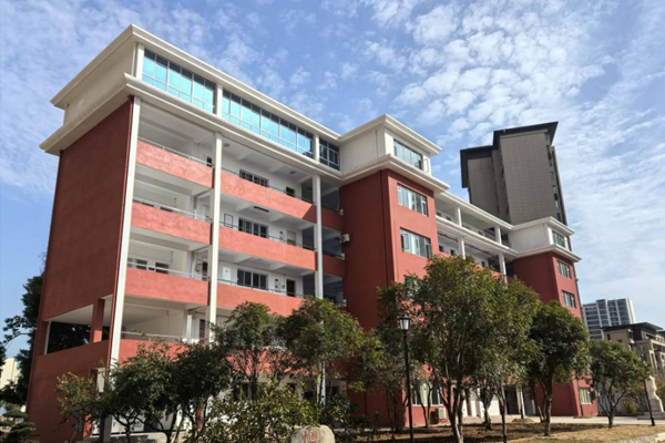 武汉康华中等职业艺术学校
